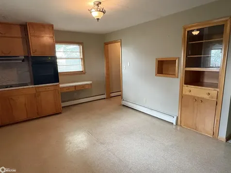 1754 Grape Avenue Fairfield IA 52556