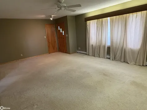 1754 Grape Avenue Fairfield IA 52556