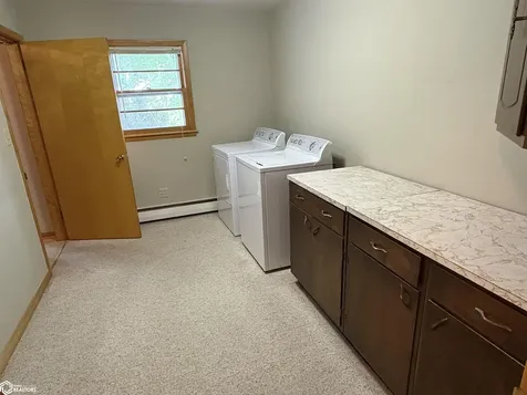 1754 Grape Avenue Fairfield IA 52556