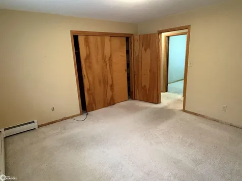 1754 Grape Avenue Fairfield IA 52556