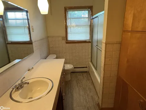 1754 Grape Avenue Fairfield IA 52556