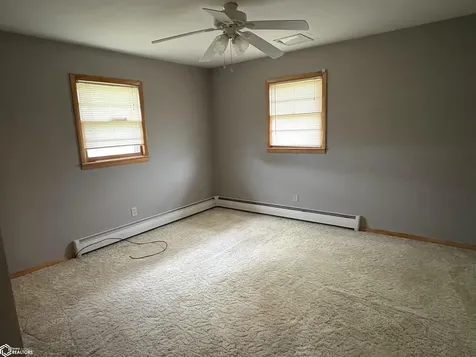 1754 Grape Avenue Fairfield IA 52556