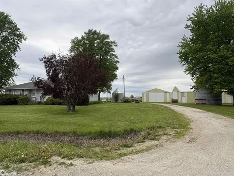 1754 Grape Avenue Fairfield IA 52556