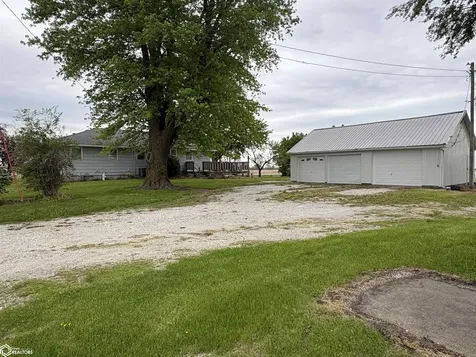 1754 Grape Avenue Fairfield IA 52556