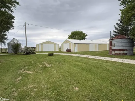 1754 Grape Avenue Fairfield IA 52556