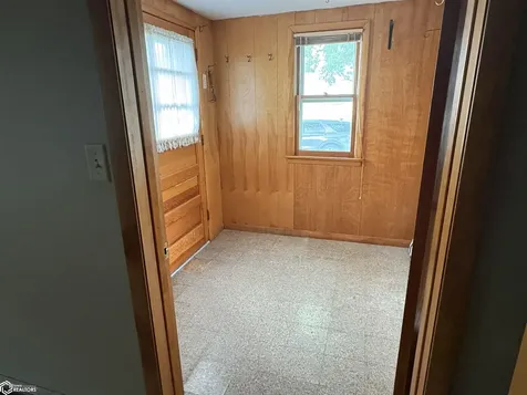 1754 Grape Avenue Fairfield IA 52556