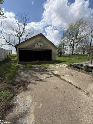 1517 20th Avenue Eldora IA 50627