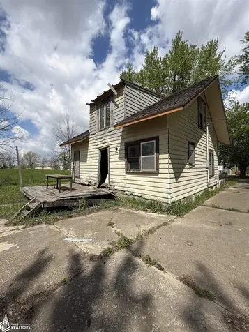 1517 20th Avenue Eldora IA 50627