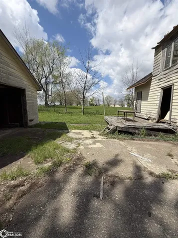 1517 20th Avenue Eldora IA 50627