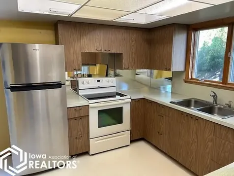 205 Carson Iowa Falls IA 50126