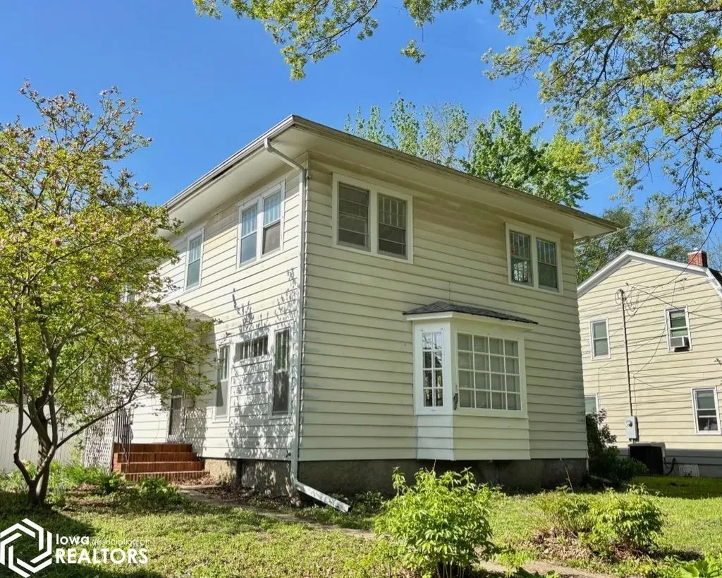 306 W Madison Avenue Fairfield IA 52556