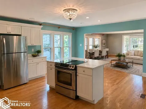 306 W Madison Avenue Fairfield IA 52556