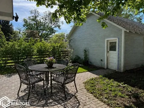 306 W Madison Avenue Fairfield IA 52556