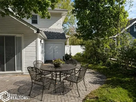 306 W Madison Avenue Fairfield IA 52556