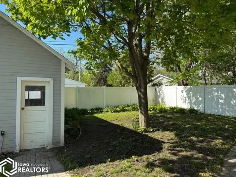 306 W Madison Avenue Fairfield IA 52556