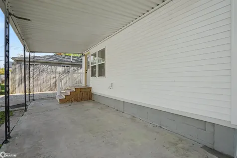 937 Shields Street Burlington IA 52601