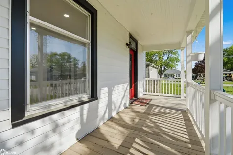 937 Shields Street Burlington IA 52601