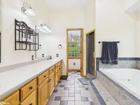 11 Stoneridge Drive Keokuk IA 52632