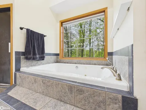 11 Stoneridge Drive Keokuk IA 52632
