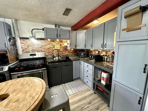 4082,4084,4086 Lakeshore Drive Brooklyn IA 52211