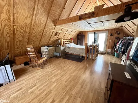 4082,4084,4086 Lakeshore Drive Brooklyn IA 52211