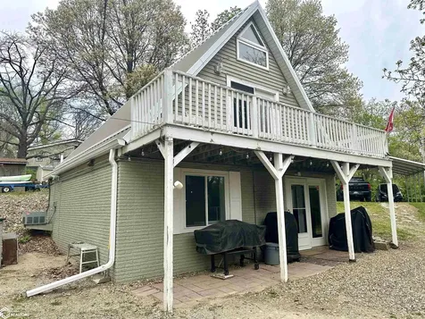 4082,4084,4086 Lakeshore Drive Brooklyn IA 52211