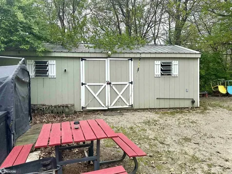 4082,4084,4086 Lakeshore Drive Brooklyn IA 52211