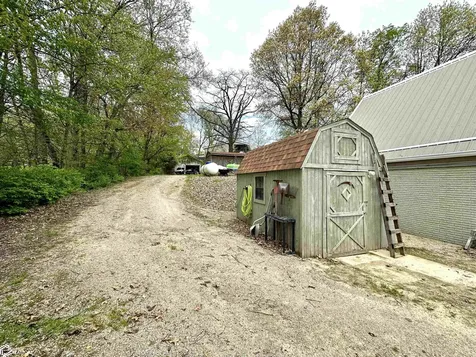 4082,4084,4086 Lakeshore Drive Brooklyn IA 52211