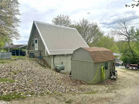 4082,4084,4086 Lakeshore Drive Brooklyn IA 52211