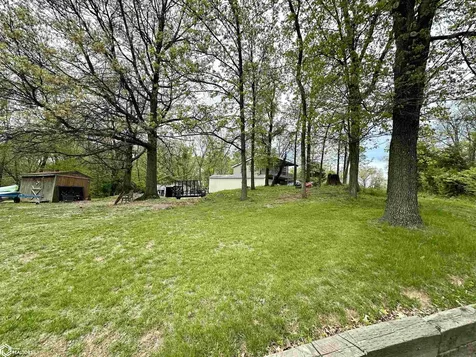4082,4084,4086 Lakeshore Drive Brooklyn IA 52211