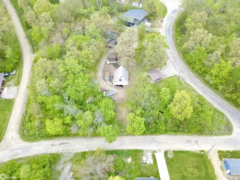 4082,4084,4086 Lakeshore Drive Brooklyn IA 52211
