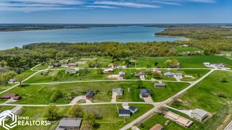 12241 Apache Drive Moravia IA 52571