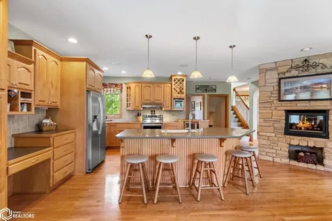1402 Ridgeview Court Washington IA 52353