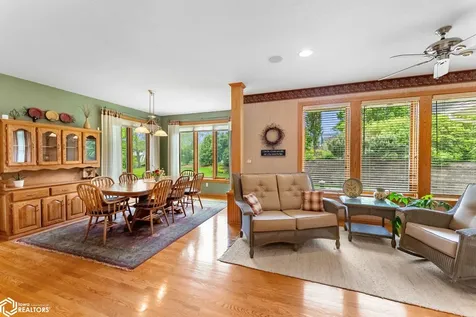 1402 Ridgeview Court Washington IA 52353