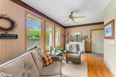 1402 Ridgeview Court Washington IA 52353