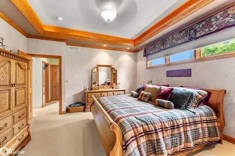 1402 Ridgeview Court Washington IA 52353