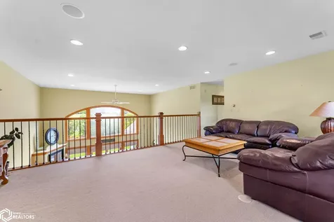 1402 Ridgeview Court Washington IA 52353