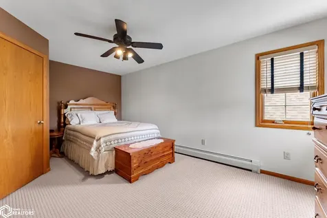 1402 Ridgeview Court Washington IA 52353