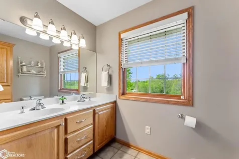 1402 Ridgeview Court Washington IA 52353