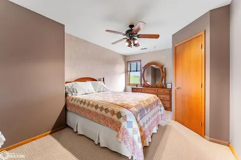 1402 Ridgeview Court Washington IA 52353