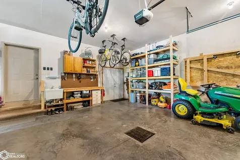 1402 Ridgeview Court Washington IA 52353