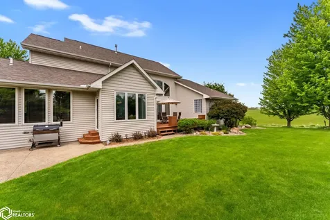1402 Ridgeview Court Washington IA 52353