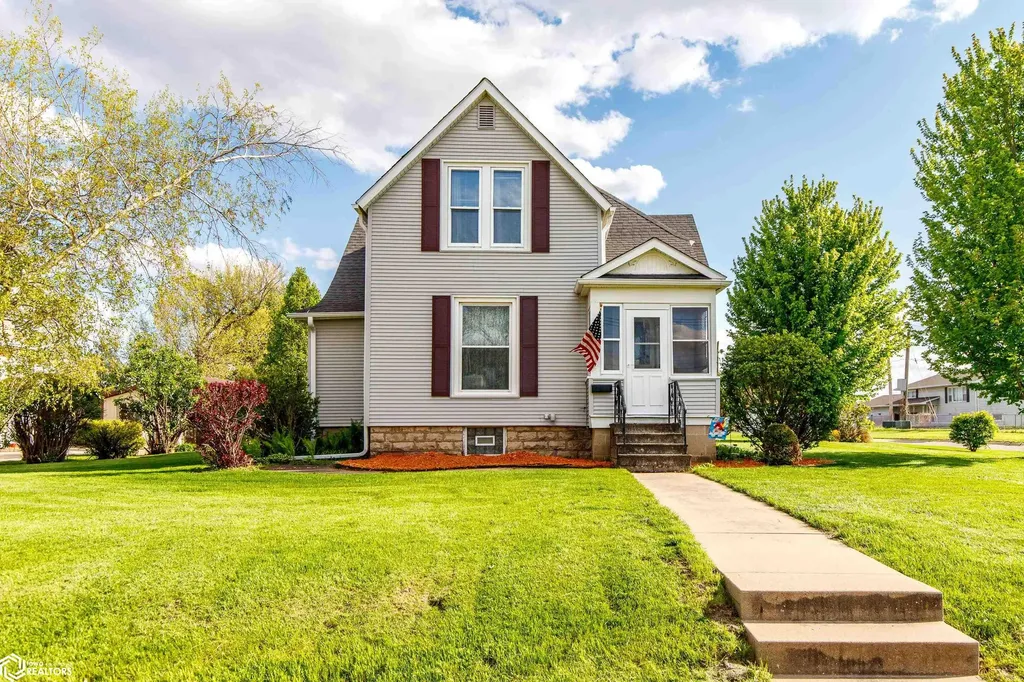 1510 Summit Street Marshalltown IA 50158