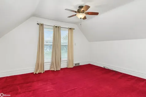 1510 Summit Street Marshalltown IA 50158
