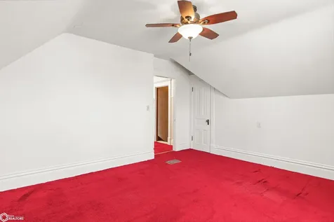1510 Summit Street Marshalltown IA 50158