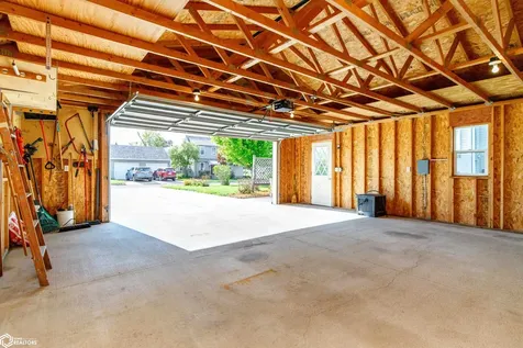 1510 Summit Street Marshalltown IA 50158