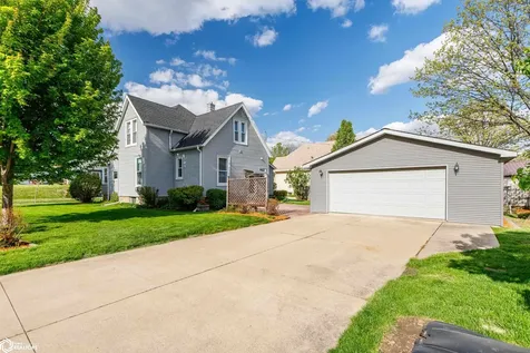 1510 Summit Street Marshalltown IA 50158
