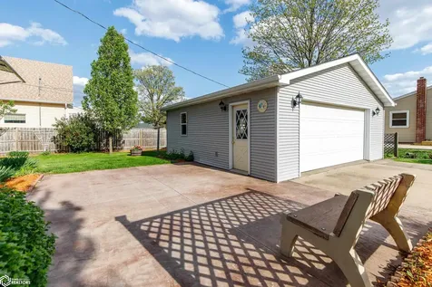 1510 Summit Street Marshalltown IA 50158