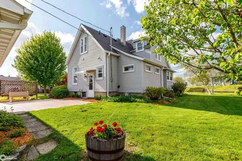 1510 Summit Street Marshalltown IA 50158
