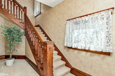 1510 Summit Street Marshalltown IA 50158